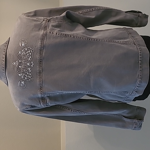 Nice Jean jacket - Picture 3 of 4